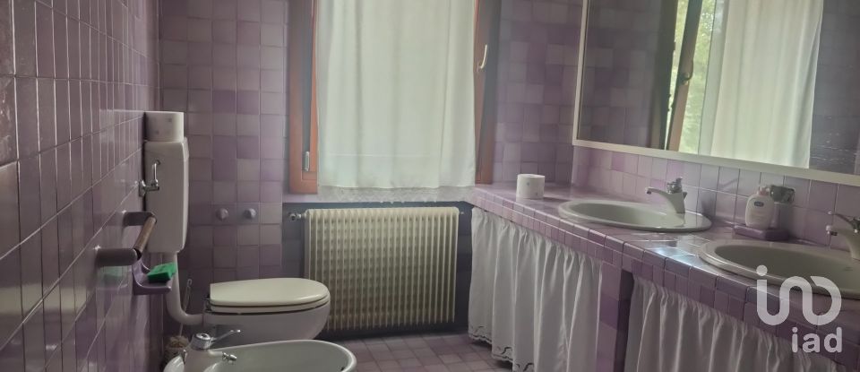 Casale 0 locali di 700 m² in Villadose (45010)