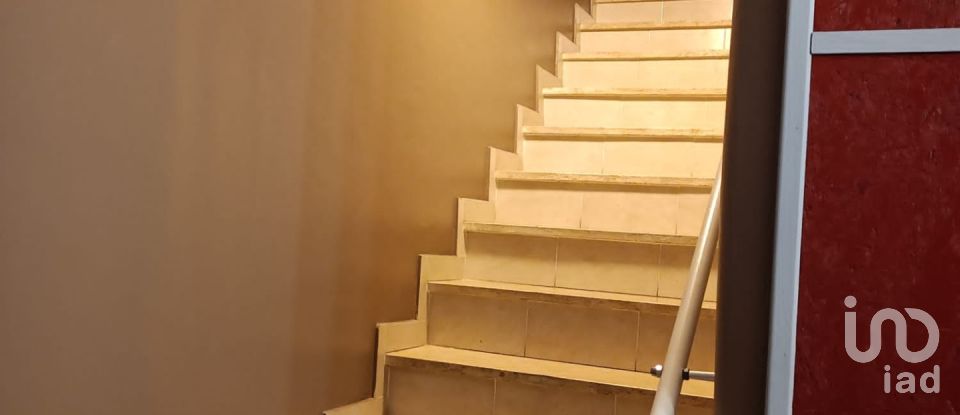 Palazzo / Stabile 5 locali di 179 m² a Foligno (06034)