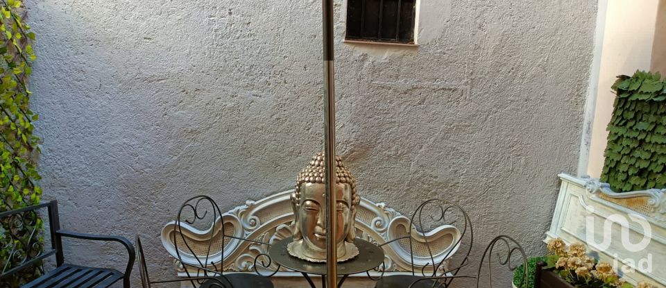 Palazzo / Stabile 5 locali di 179 m² a Foligno (06034)