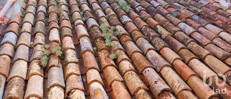 Palazzo / Stabile 5 locali di 179 m² a Foligno (06034)