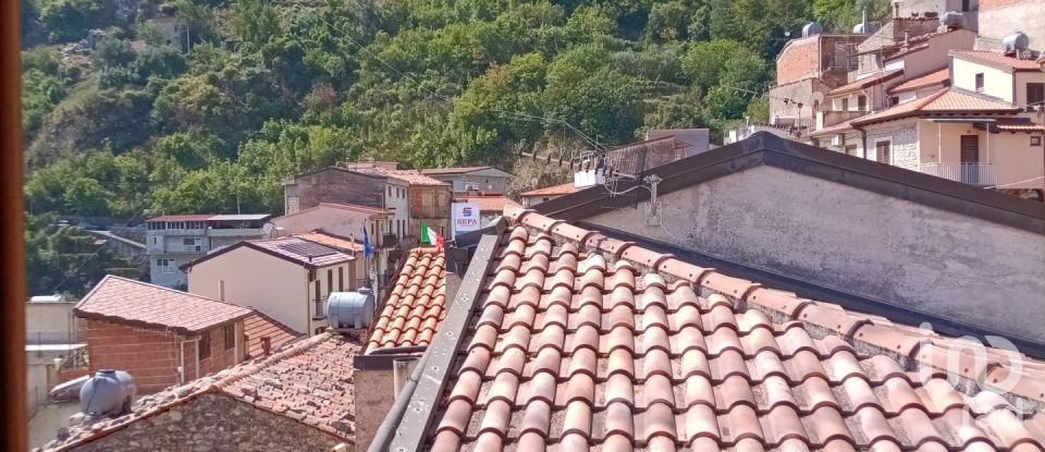 House 6 rooms of 150 m² in Longi (98070)