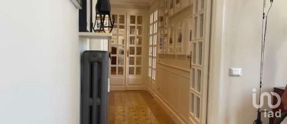 Apartment 9 rooms of 150 m² in Genova (16122)