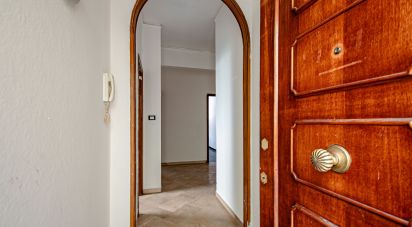 Apartment 5 rooms of 80 m² in Genova (16151)