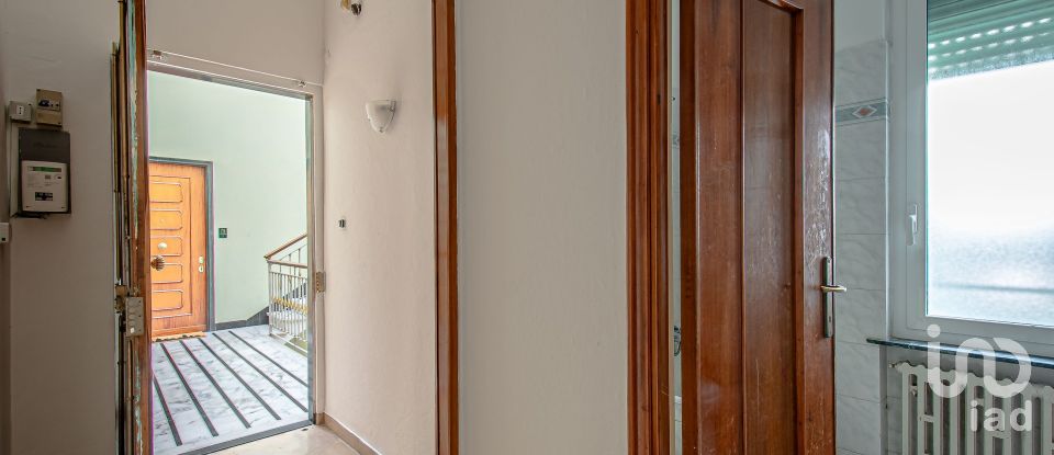Appartamento 5 locali di 80 m² a Genova (16151)