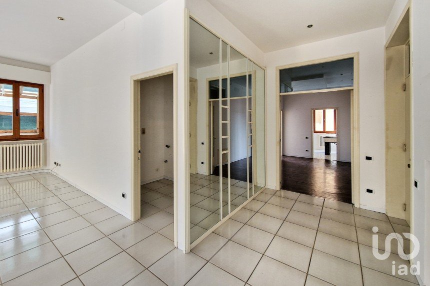 Appartamento 7 locali di 285 m² a Sant'Elpidio a Mare (63811)