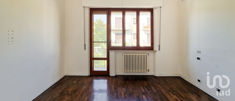 Appartamento 7 locali di 285 m² a Sant'Elpidio a Mare (63811)