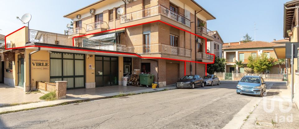 Appartamento 7 locali di 285 m² a Sant'Elpidio a Mare (63811)