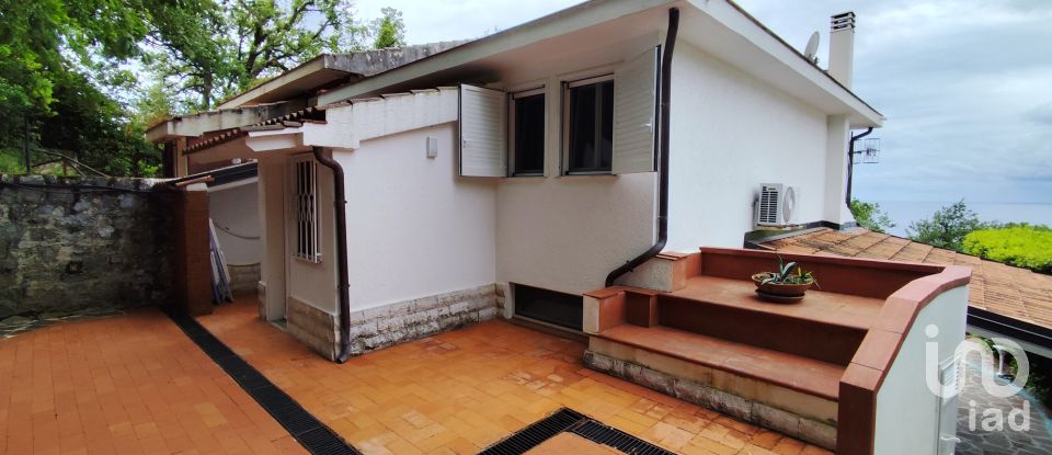 Casa indipendente / Villa 7 locali di 130 m² in Maratea (85046)