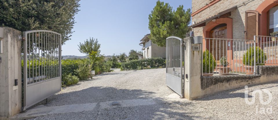 Casa indipendente 7 locali di 130 m² in Filottrano (60024)