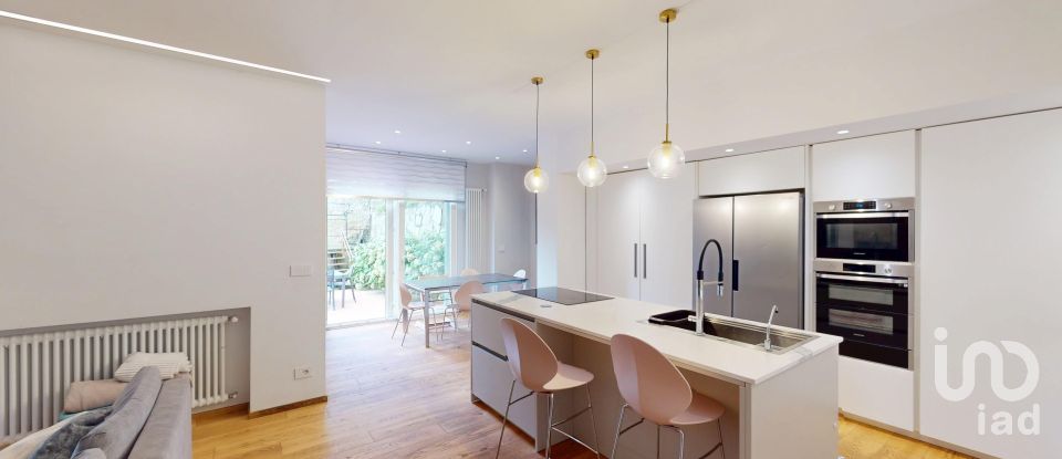 Appartamento 7 locali di 136 m² a Arenzano (16011)