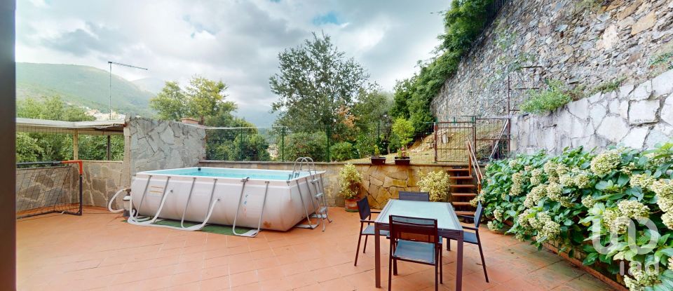 Appartamento 7 locali di 136 m² a Arenzano (16011)