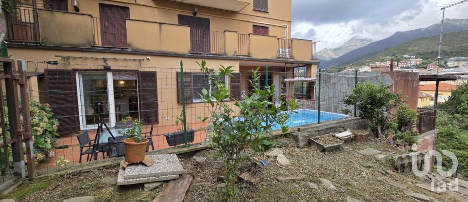 Appartamento 7 locali di 136 m² a Arenzano (16011)