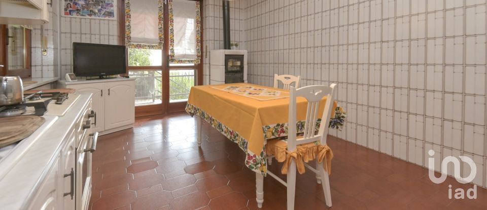 Villa Bifamiliare 9 locali di 514 m² in Castiglione Torinese (10090)