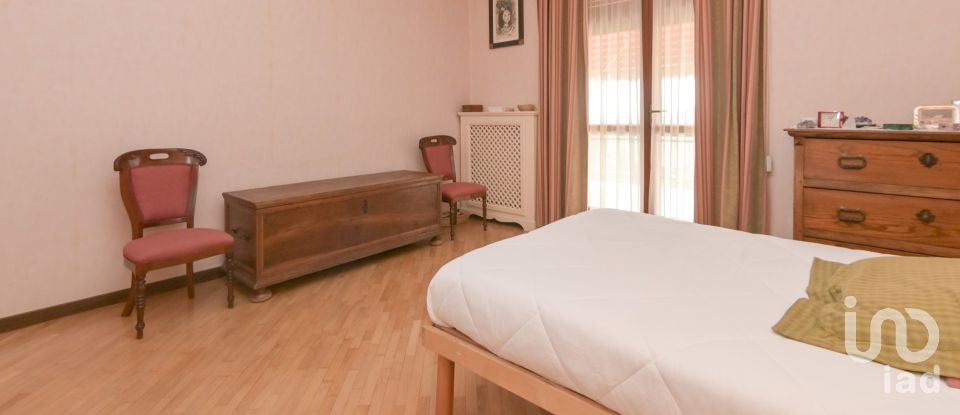 Villa Bifamiliare 9 locali di 514 m² in Castiglione Torinese (10090)