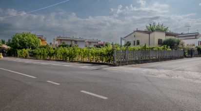 Terreno di 700 m² in Castel Goffredo (46042)