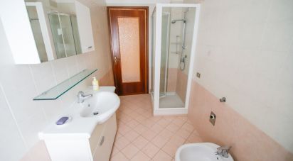 Casale 10 locali di 300 m² in Volpiano (10088)