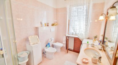 Casale 10 locali di 300 m² in Volpiano (10088)