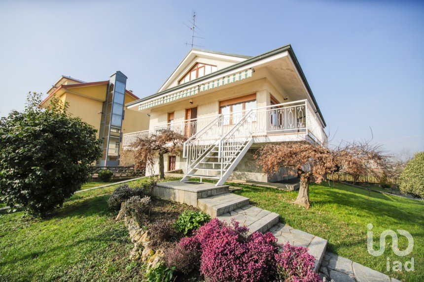 Farm 10 rooms of 300 m² in Volpiano (10088)