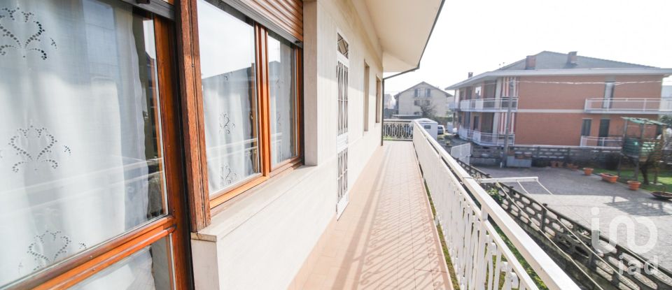 Farm 10 rooms of 300 m² in Volpiano (10088)