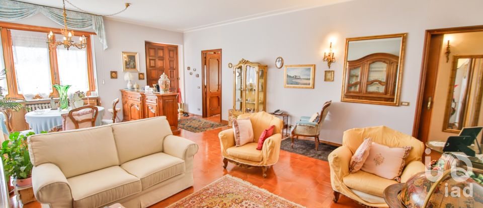 Farm 10 rooms of 300 m² in Volpiano (10088)