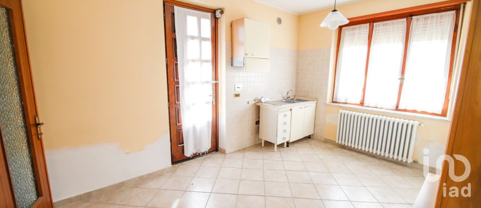 Farm 10 rooms of 300 m² in Volpiano (10088)