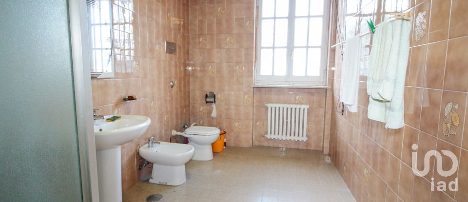 Casale 13 locali di 500 m² in Castiglione Torinese (10090)