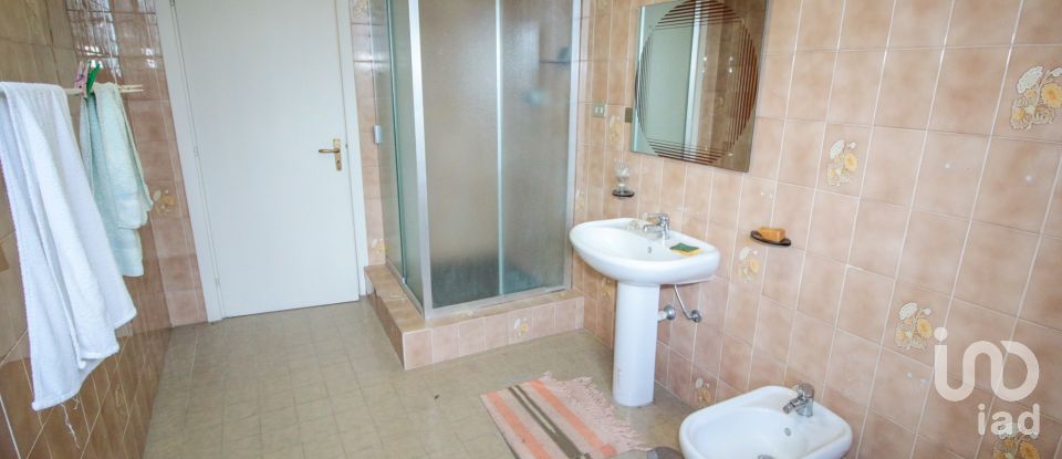 Casale 13 locali di 500 m² in Castiglione Torinese (10090)