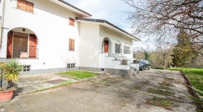 Casale 13 locali di 500 m² in Castiglione Torinese (10090)