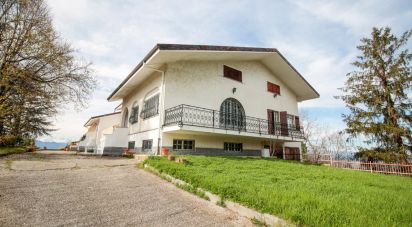 Casale 13 locali di 500 m² in Castiglione Torinese (10090)