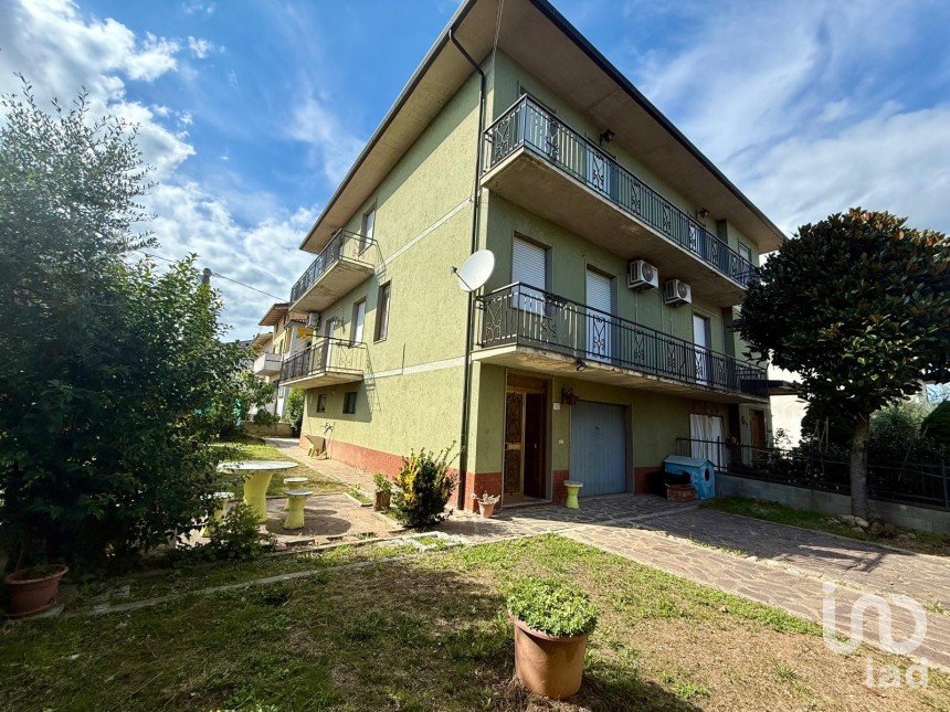 Villa Bifamiliare 7 locali di 150 m² in Arezzo (52100)