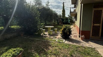 Villa Bifamiliare 7 locali di 150 m² in Arezzo (52100)