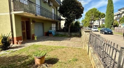 Villa Bifamiliare 7 locali di 150 m² in Arezzo (52100)