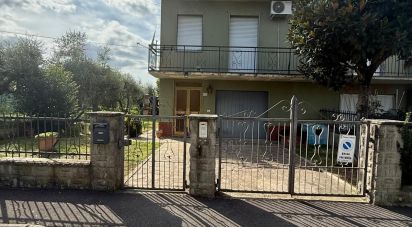 Villa Bifamiliare 7 locali di 150 m² in Arezzo (52100)