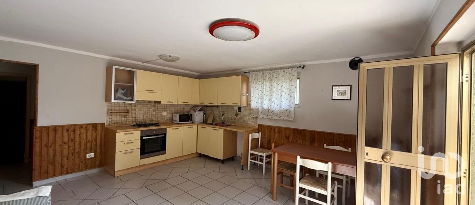 Villa Bifamiliare 7 locali di 150 m² in Arezzo (52100)