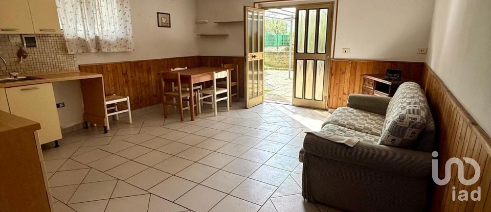 Villa Bifamiliare 7 locali di 150 m² in Arezzo (52100)