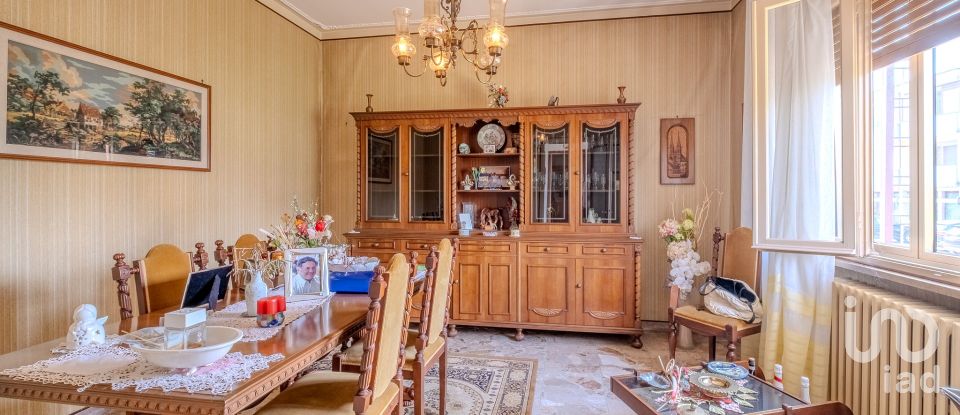 Casa indipendente / Villa 5 locali di 218 m² in Castel Goffredo (46042)