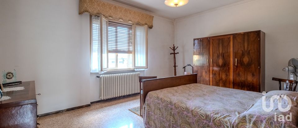 Casa indipendente / Villa 5 locali di 218 m² in Castel Goffredo (46042)