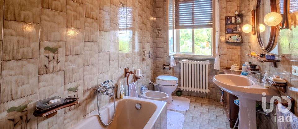 Casa indipendente / Villa 5 locali di 218 m² in Castel Goffredo (46042)