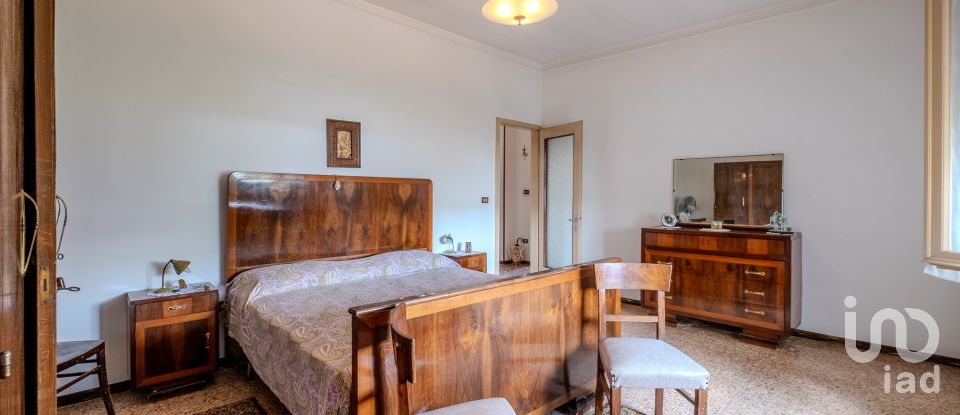 Casa indipendente / Villa 5 locali di 218 m² in Castel Goffredo (46042)