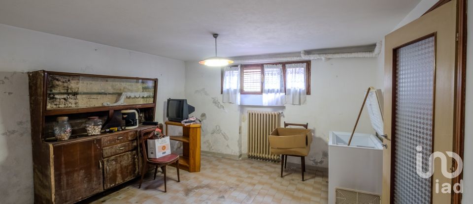Casa indipendente / Villa 5 locali di 218 m² in Castel Goffredo (46042)