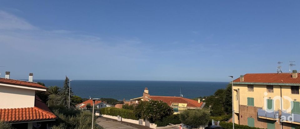 Appartamento 7 locali di 200 m² a Pesaro (61122)