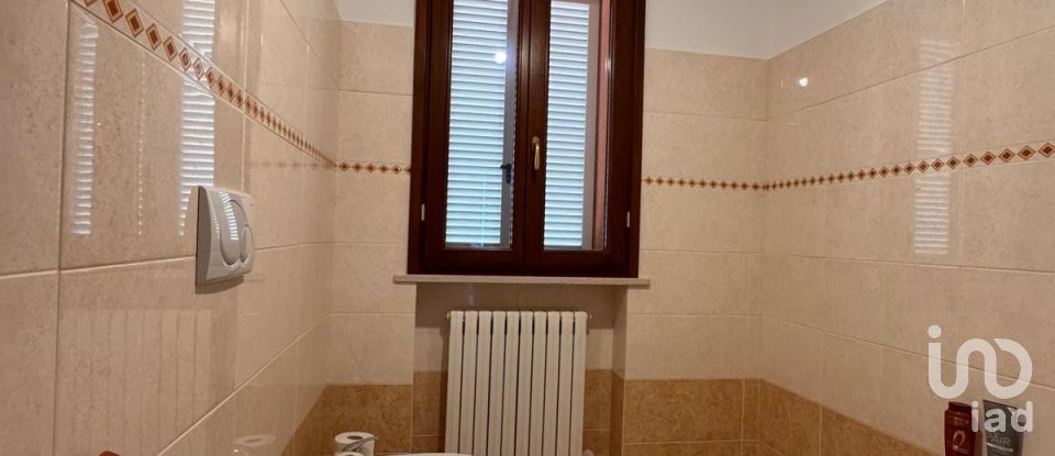 Appartamento 7 locali di 200 m² a Pesaro (61122)