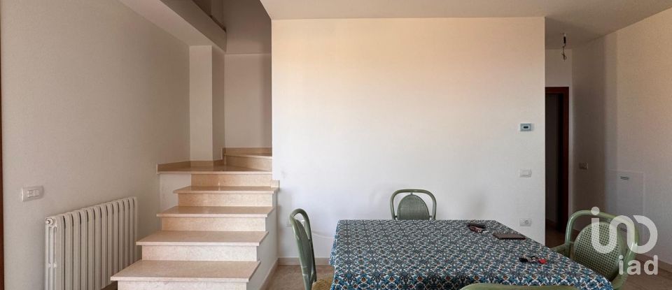 Appartamento 7 locali di 200 m² a Pesaro (61122)