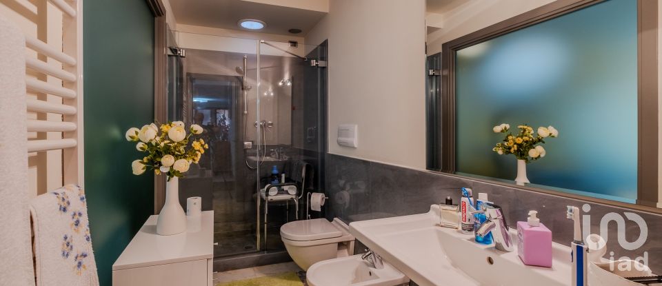 Casale 8 locali di 263 m² in Castiglione delle Stiviere (46043)