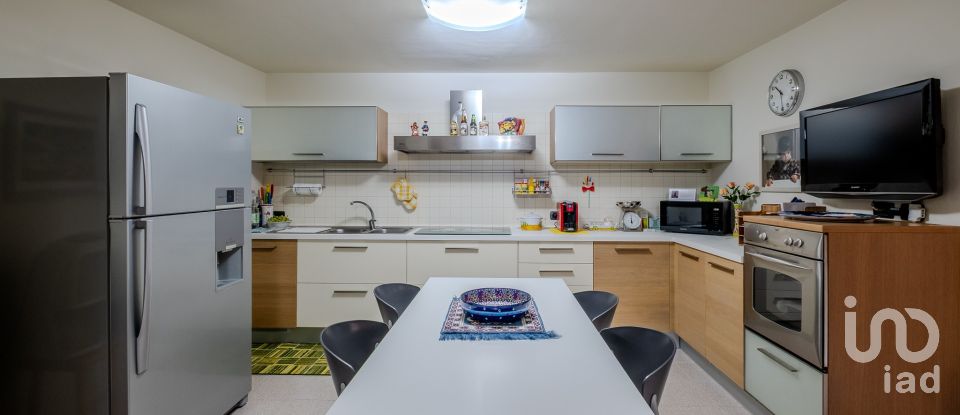 Casale 8 locali di 263 m² in Castiglione delle Stiviere (46043)