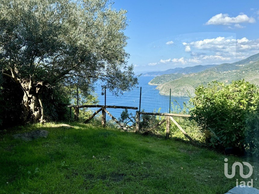 Casa indipendente 5 locali di 101 m² in Levanto (19015)