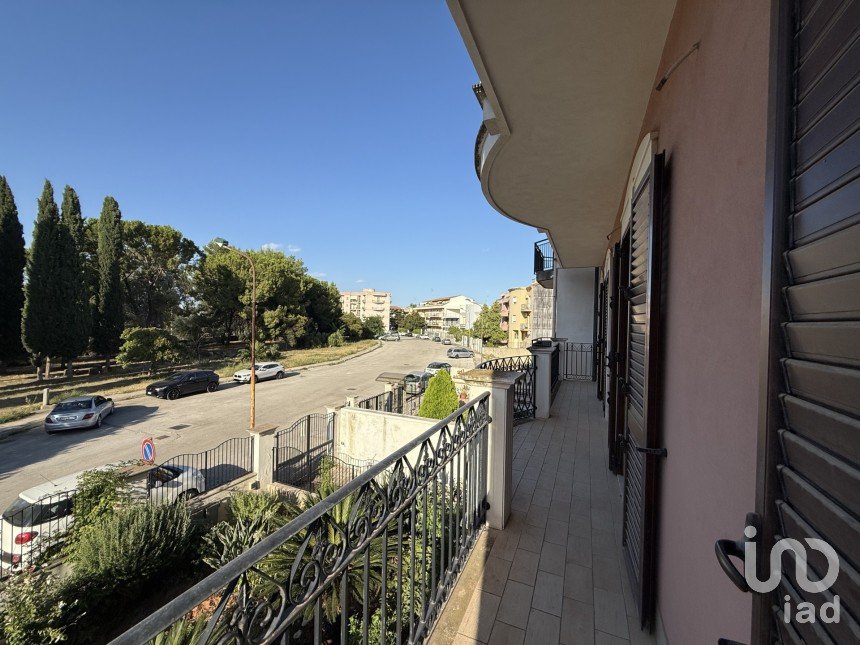 Quadrilocale di 129 m² a Floridia (96014)