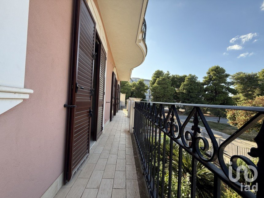 Quadrilocale di 129 m² a Floridia (96014)