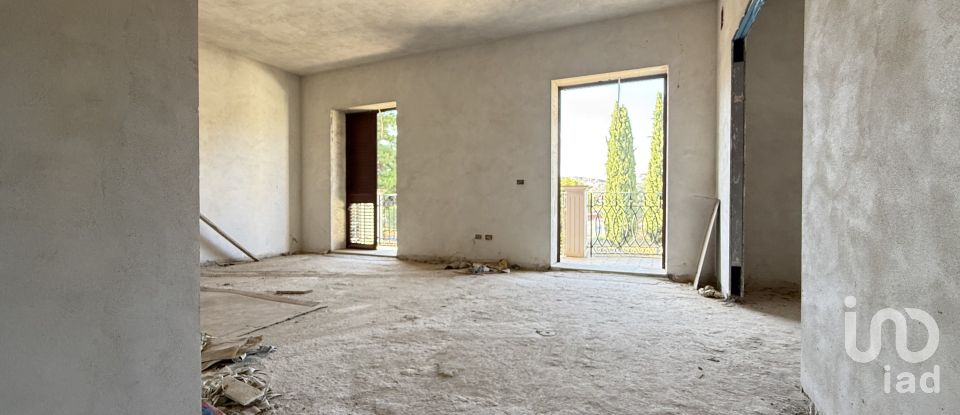 Quadrilocale di 129 m² a Floridia (96014)