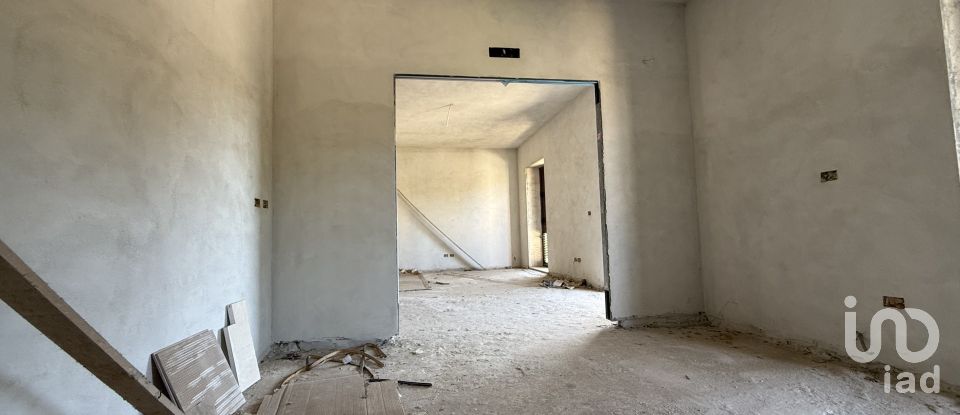 Quadrilocale di 129 m² a Floridia (96014)